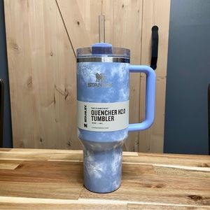 Stanley Quencher H2.0 FlowState Tumbler 40 oz Ocean Tie Dye